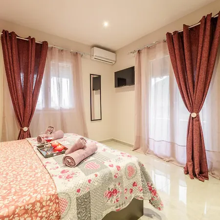 The View House * Kastellanoi (Parelioi, Corfu)